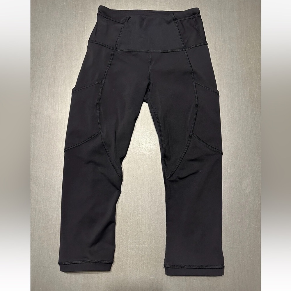 Lululemon women’s Black HIT IT Cropped Leggings Pockets Mesh T60416 Size 4 Black